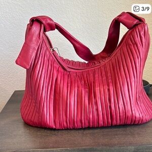 Leather Marta Ponti Red Pleated Shoulder Bag from Portugal